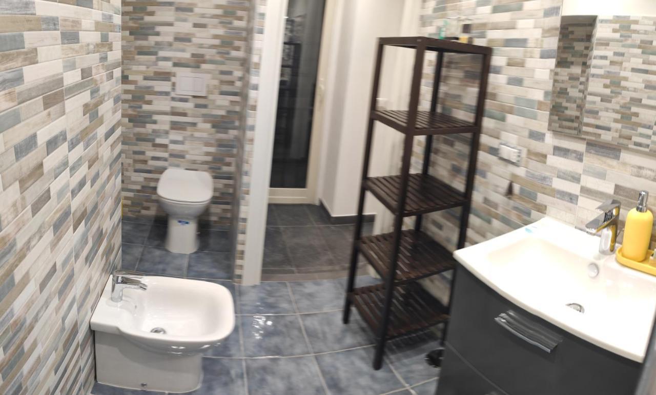 Hotel New Little House Neapol Zewnętrze zdjęcie